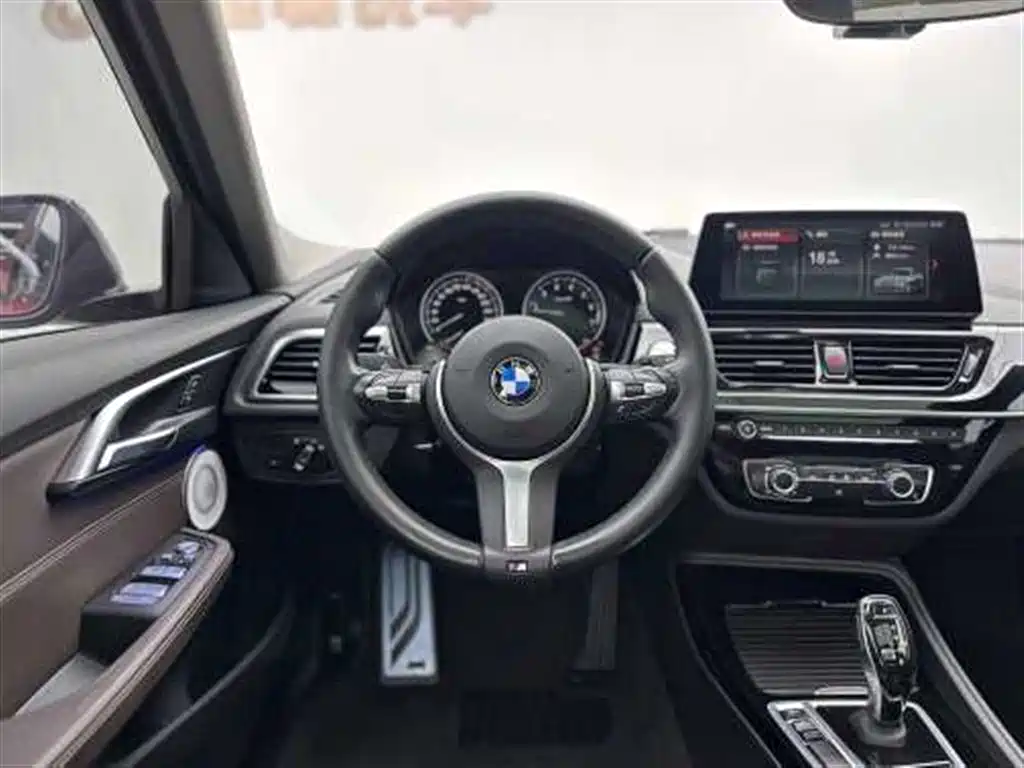 BMW 1 Series 2021 — фото 12