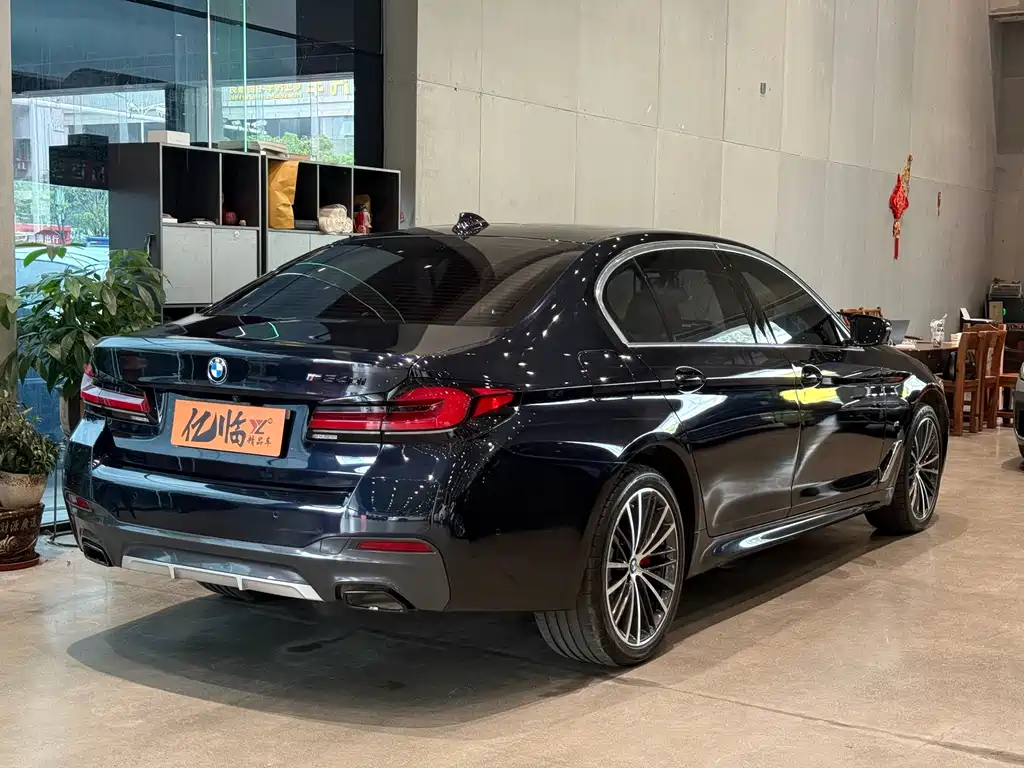 BMW 5 Series 2023 — фото 14
