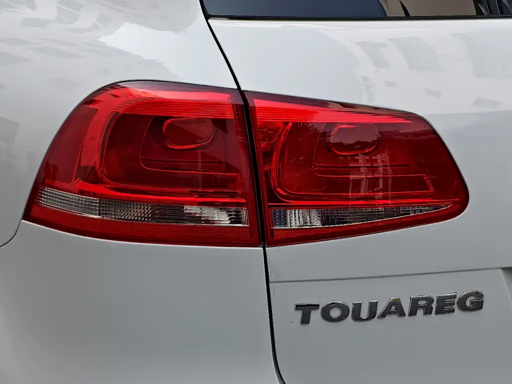 Volkswagen Touareg 2015 — фото 10