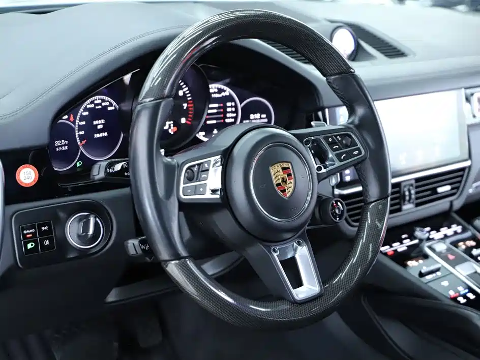 Porsche Cayenne 2019 — фото 19