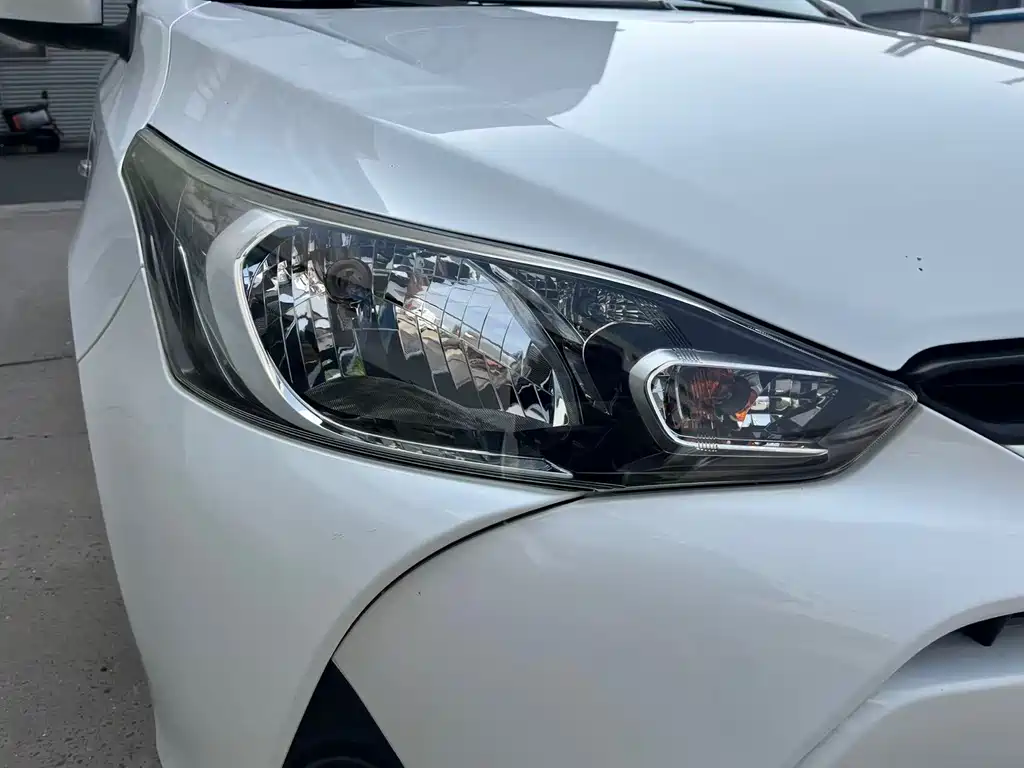 Toyota Yaris L 2019 — фото 24