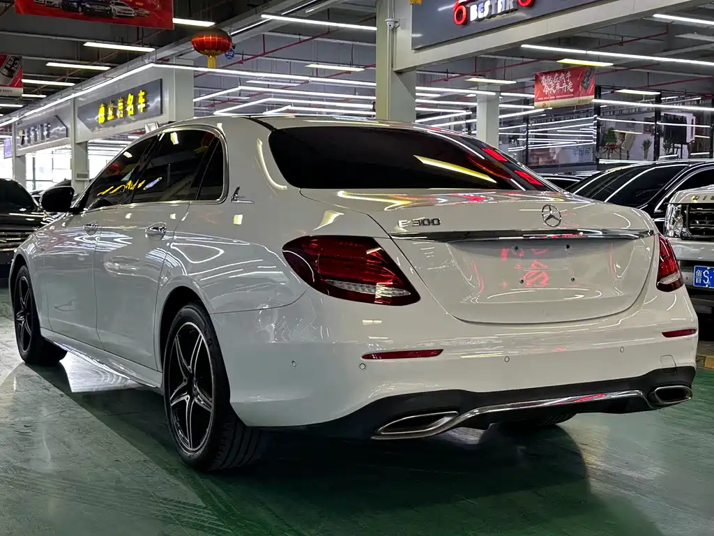 Mercedes-Benz E-Class 2020 — фото 9
