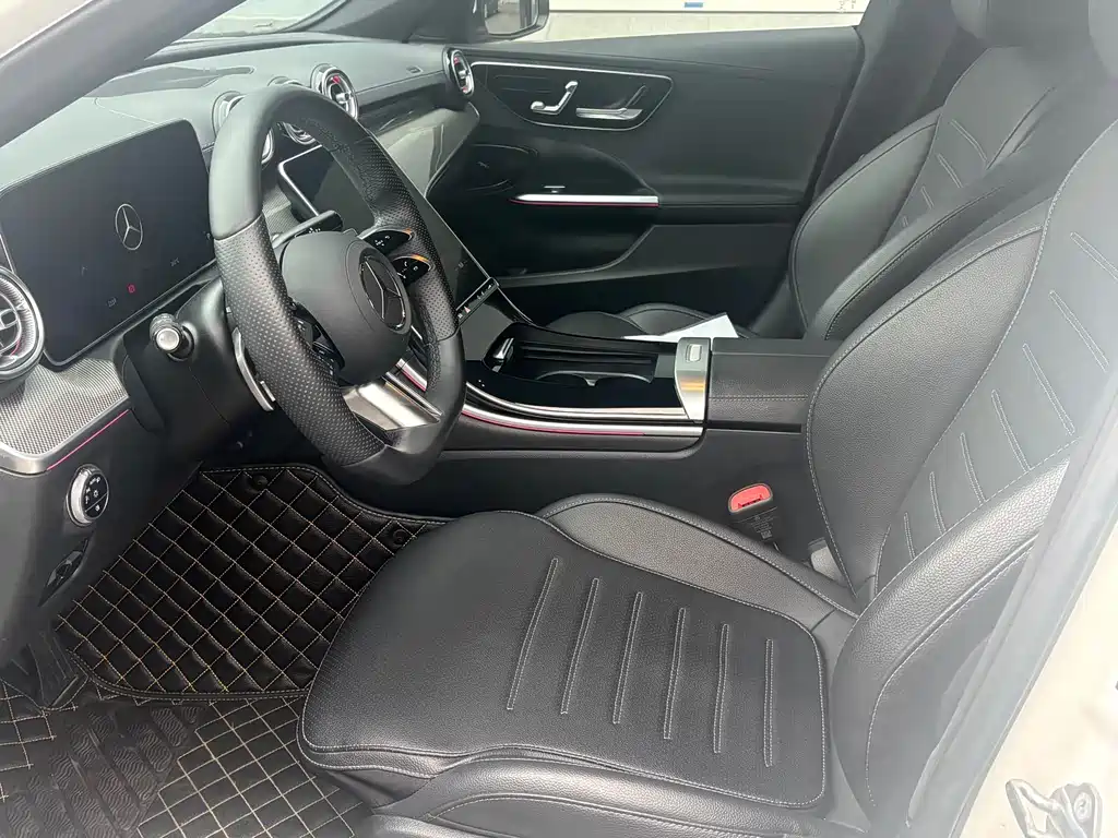 Mercedes-Benz C-Class 2023 — фото 9
