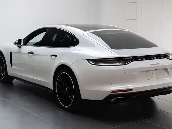 Porsche Panamera 2022