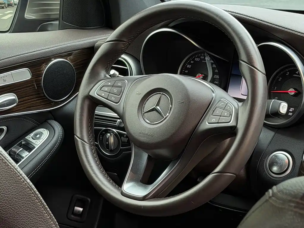 Mercedes-Benz GLC 2019 — фото 10