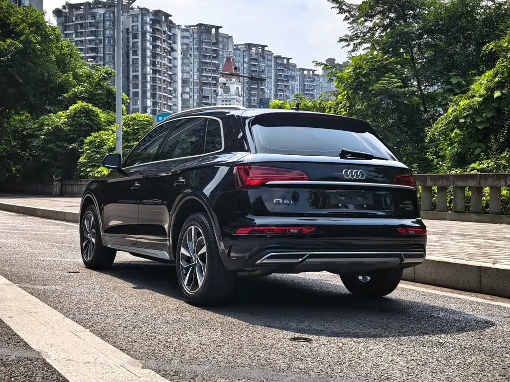 Audi Q5L 2022 — фото 10