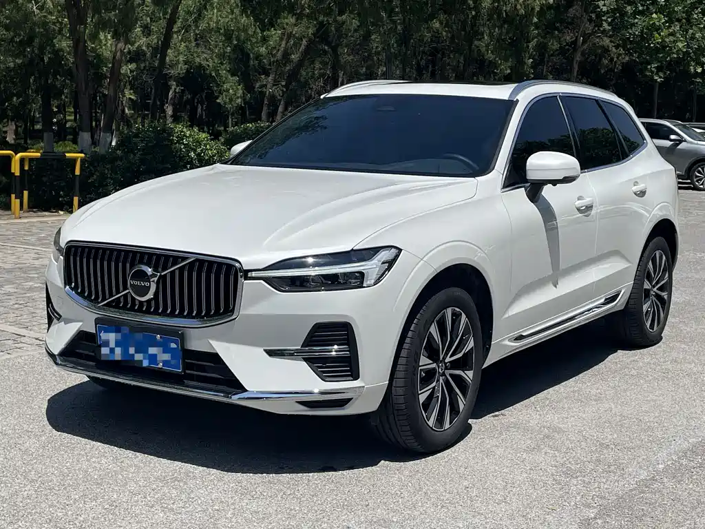 Volvo XC60 2025