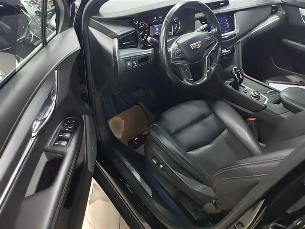 Cadillac XT5 2020 — фото 16