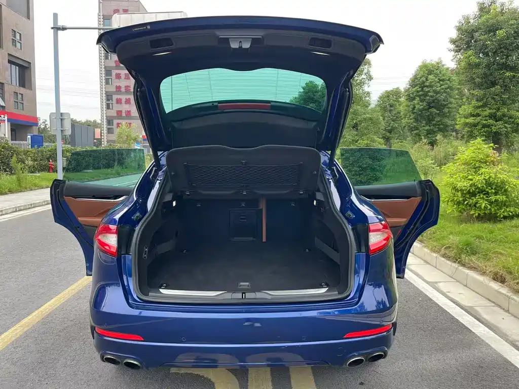 Maserati Levante 2016 — фото 14