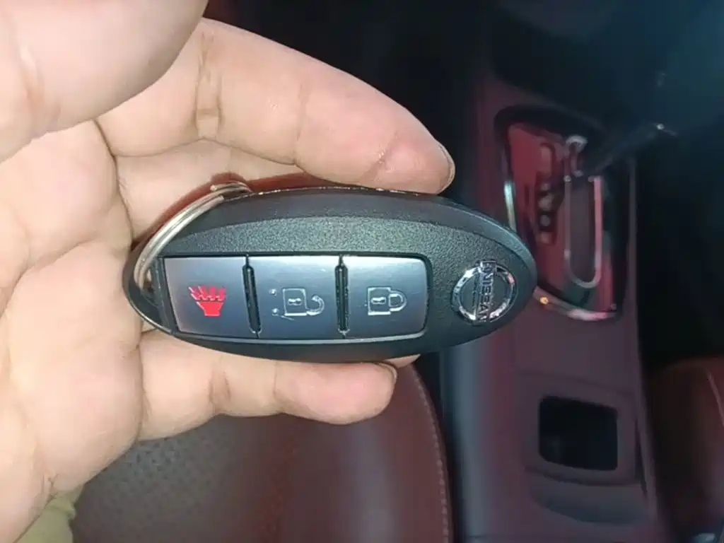 Nissan Tiida 2015 — фото 9