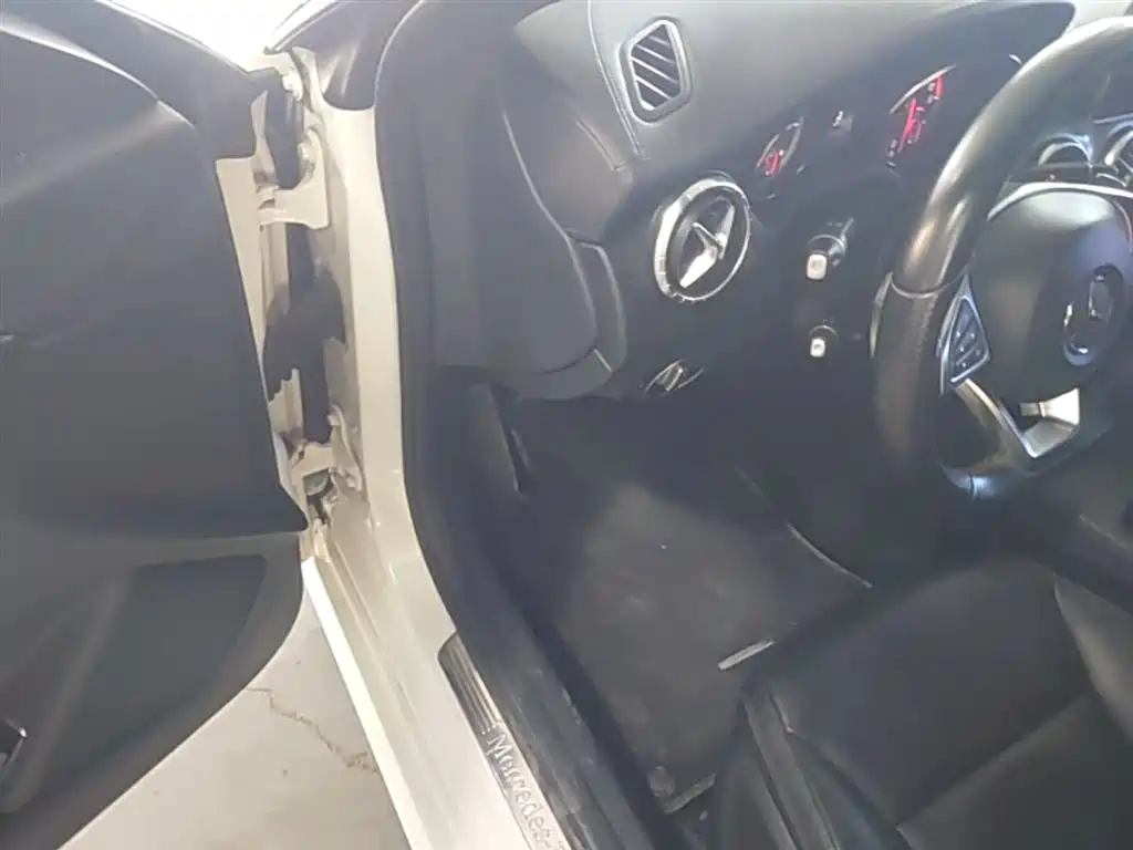 Mercedes-Benz CLA 2015 — фото 16