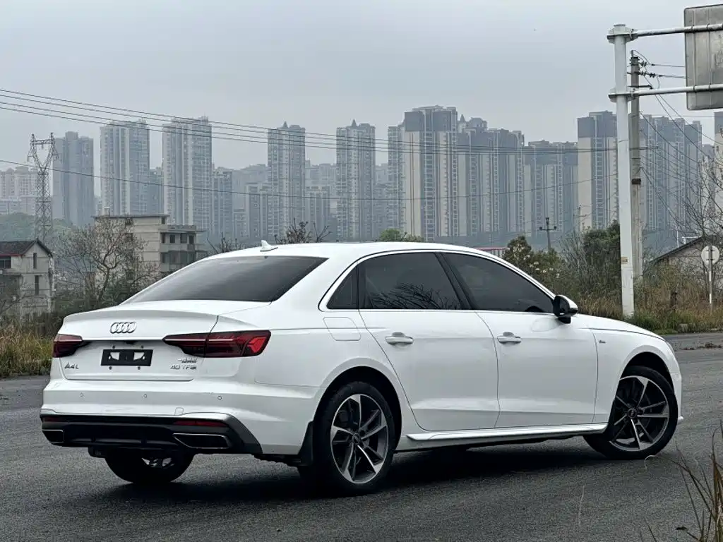 Audi A4L 2022 — фото 11