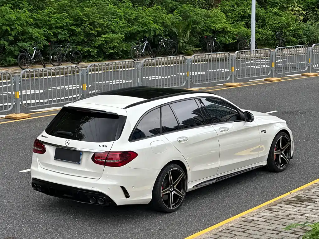 Mercedes-Benz C-Class AMG 2020 — фото 6