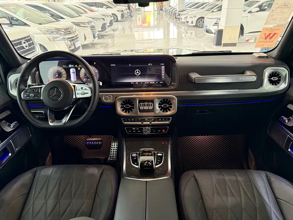 Mercedes-Benz G-Class 2023 — фото 10