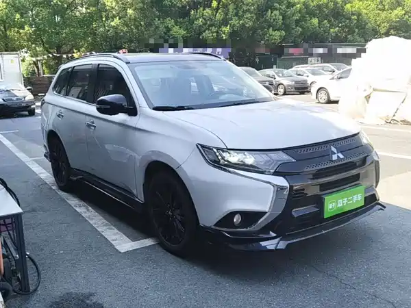 Mitsubishi Outlander 2022
