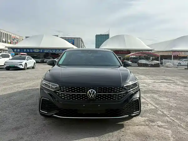 Volkswagen Passat 2023