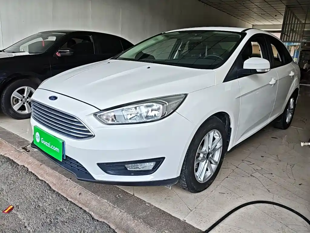 Ford Focus 2018 — фото 1