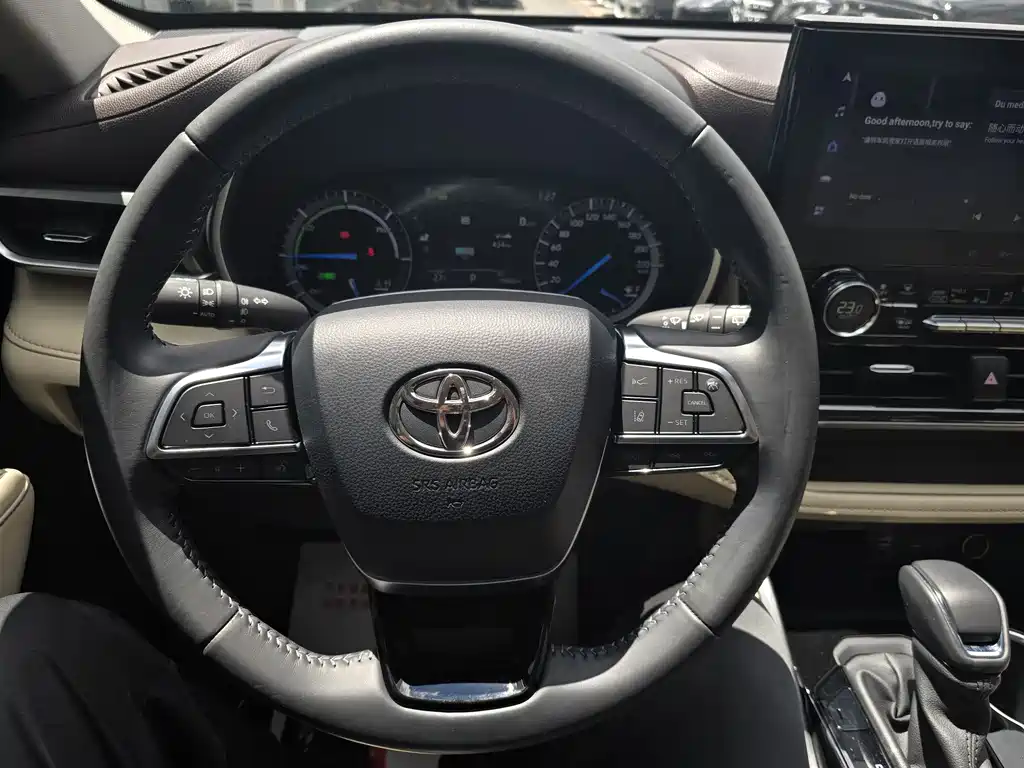 Toyota Highlander 2022 — фото 18