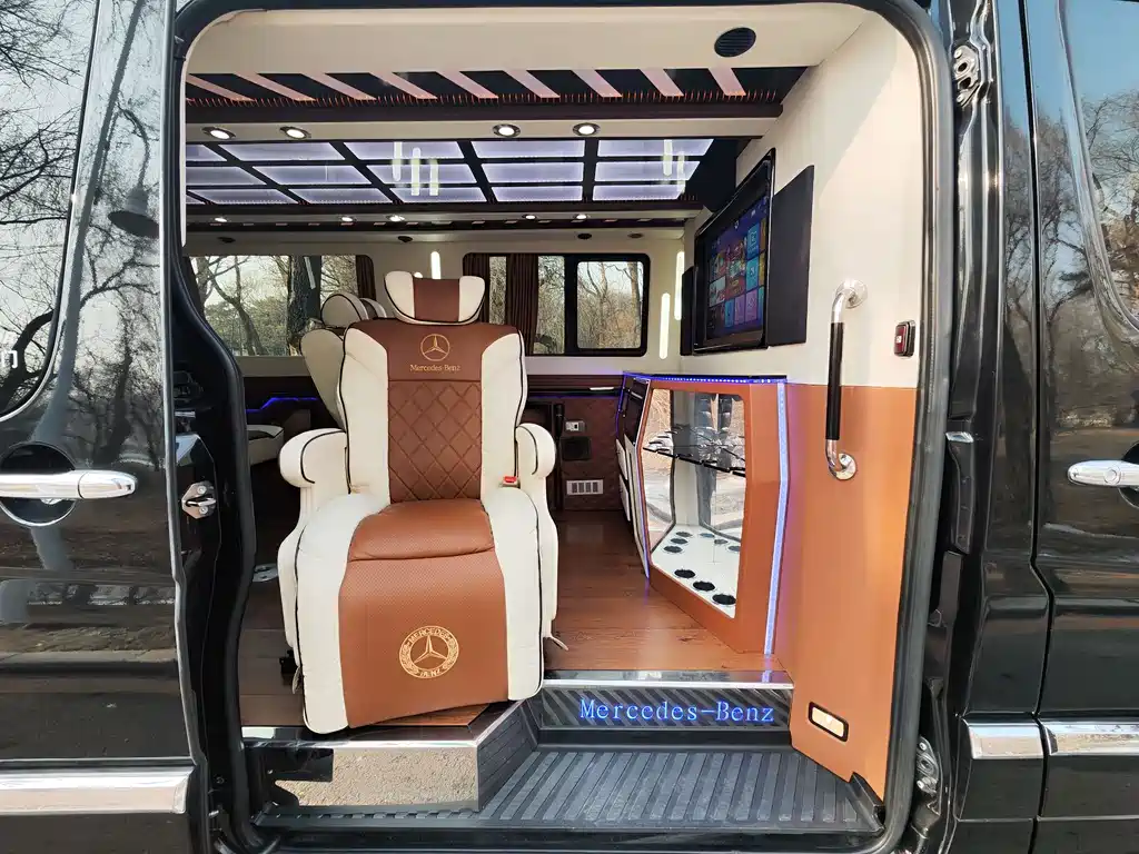 Mercedes-Benz Sprinter 2015 — фото 11