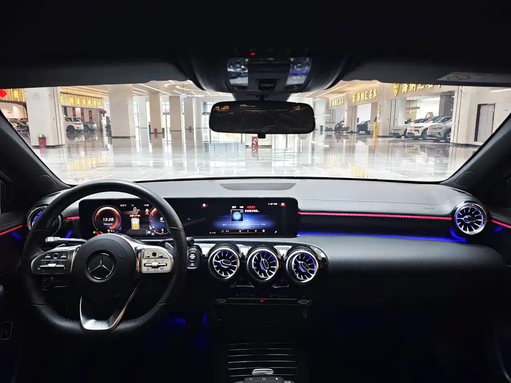 Mercedes-Benz A-Class 2023 — фото 14