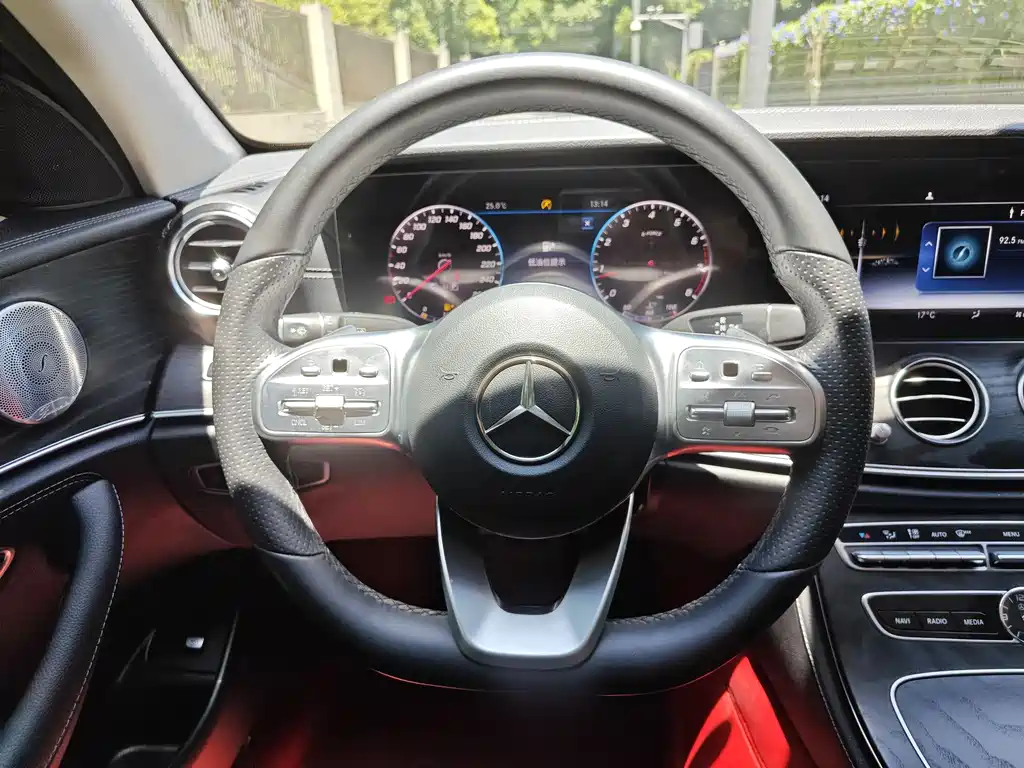 Mercedes-Benz E-Class 2020 — фото 14
