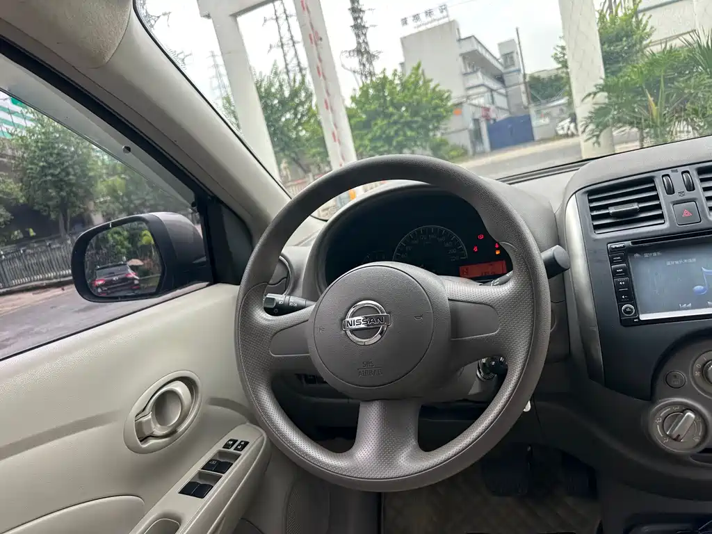Nissan Sunny 2013 — фото 19