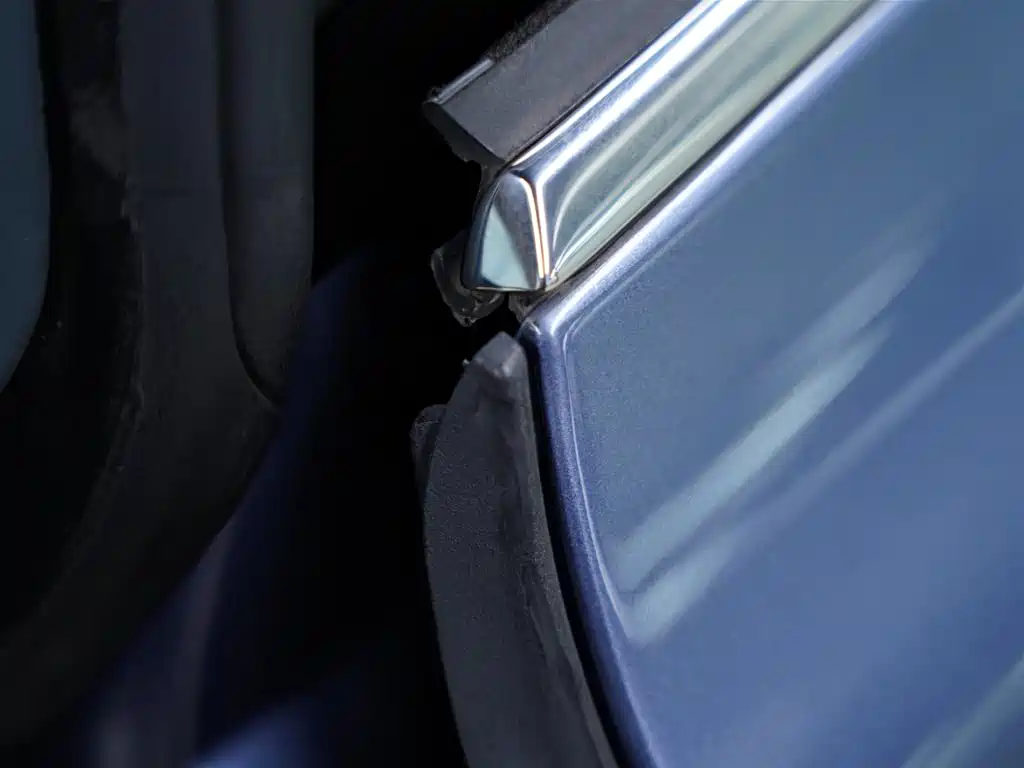 Aston Martin Rapide 2011 — фото 20