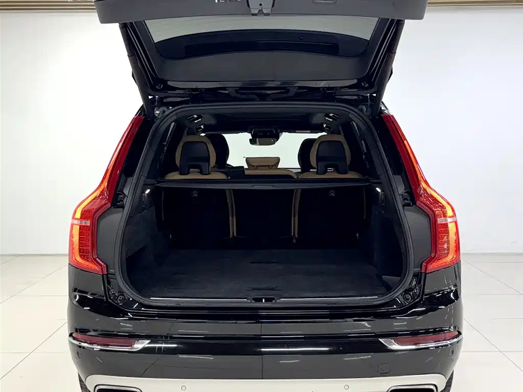 Volvo XC90 2019 — фото 5