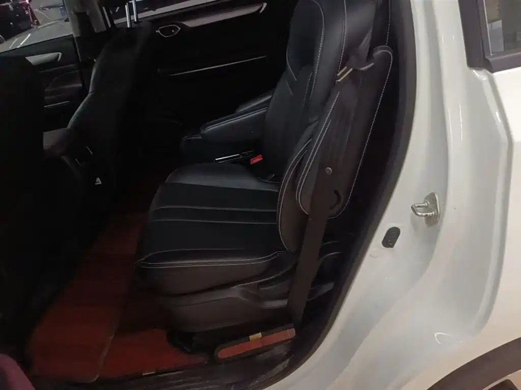 GAC Motor Trumpchi M6 2021 — фото 17