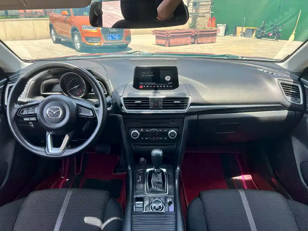 Mazda 3 Axela 2018 — фото 4