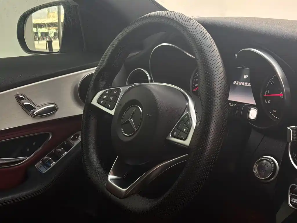 Mercedes-Benz C-Class 2017 — фото 11