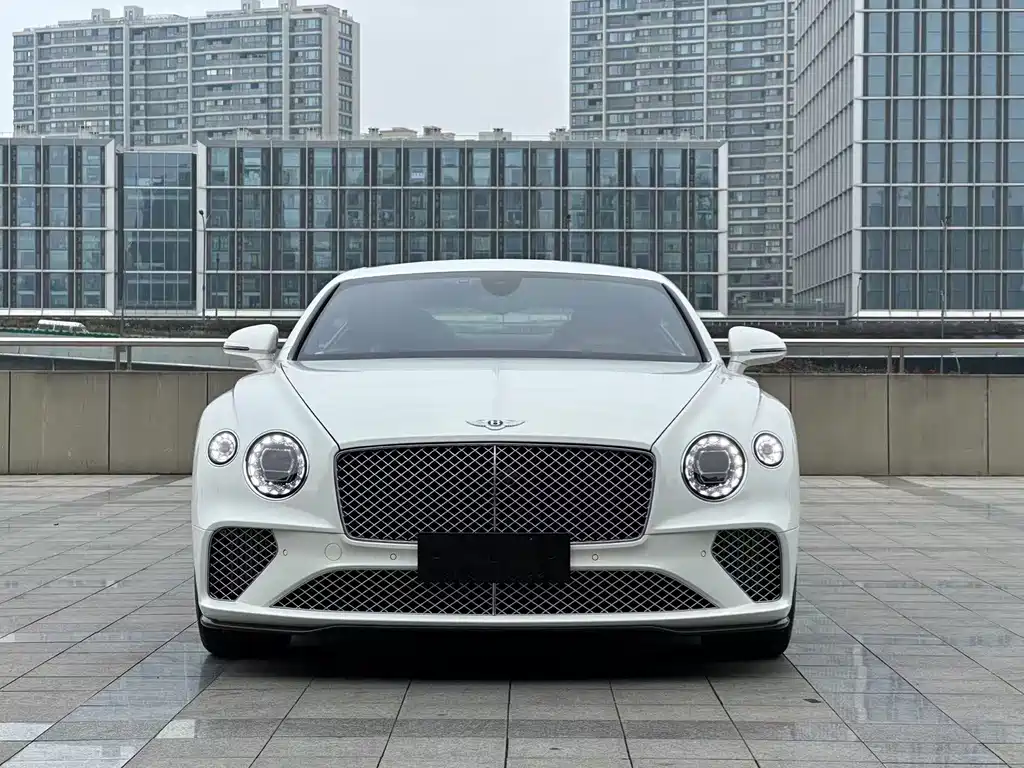 Bentley Continental 2022 — фото 2