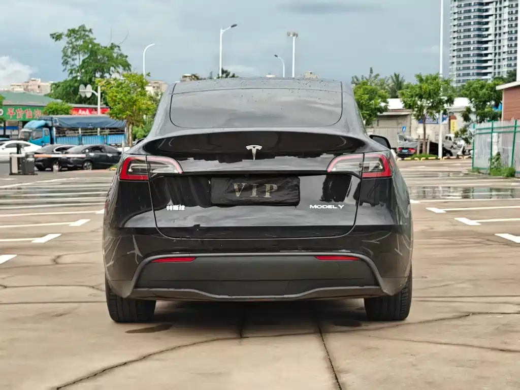 Tesla Model Y 2022 — фото 17