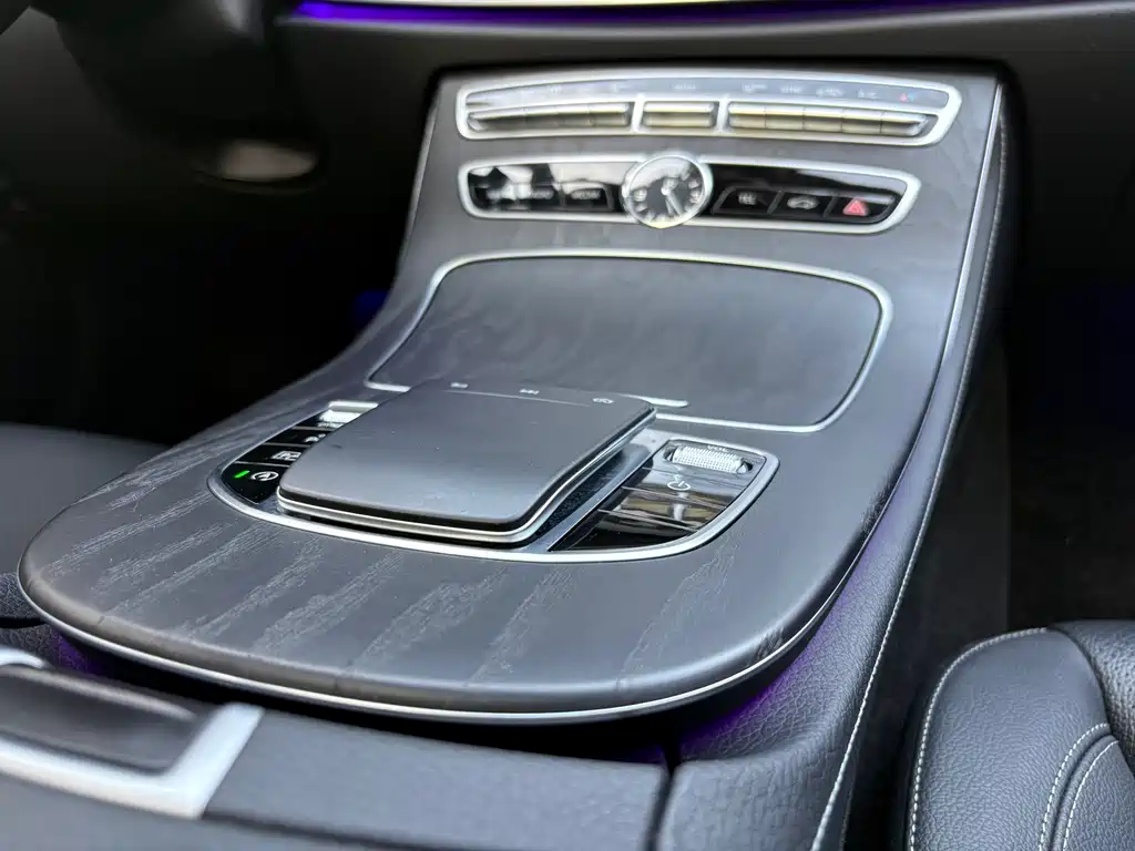 Mercedes-Benz E-Class 2020 — фото 17