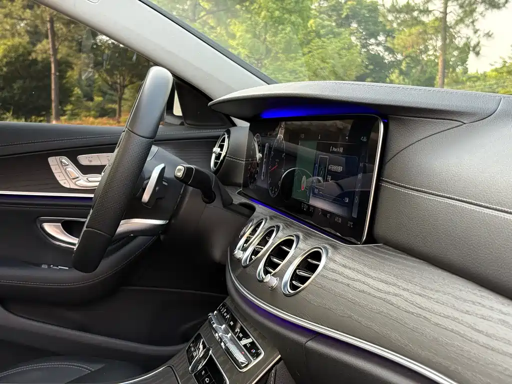 Mercedes-Benz E-Class 2020 — фото 23