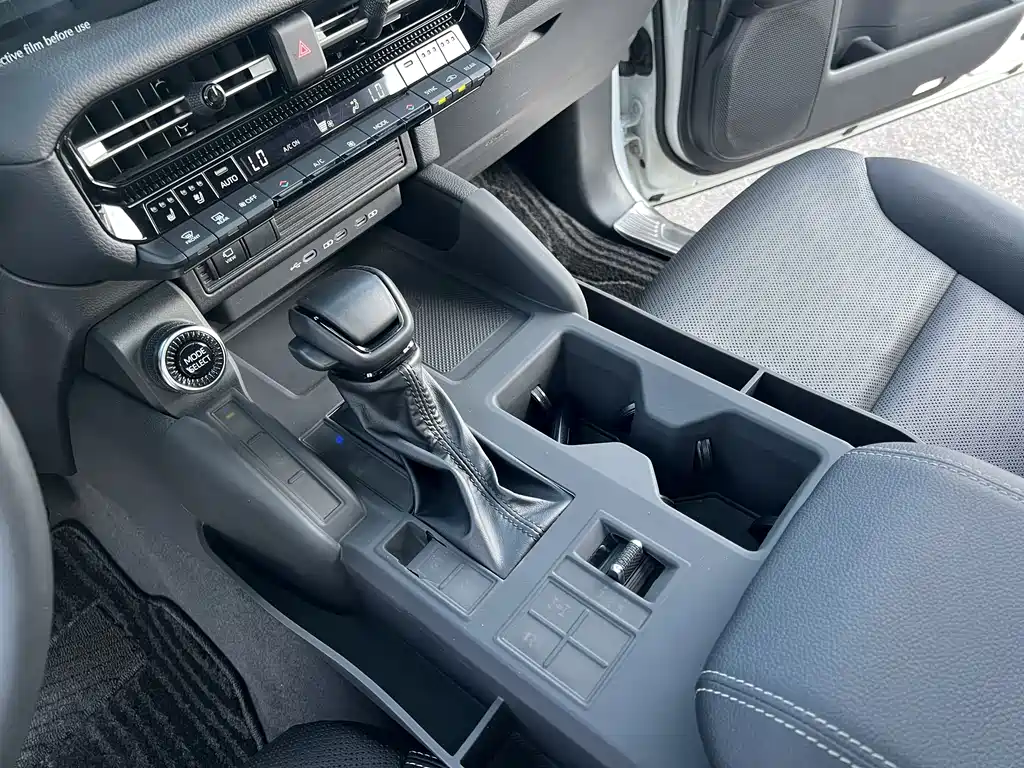 Toyota Prado 2025 — фото 15