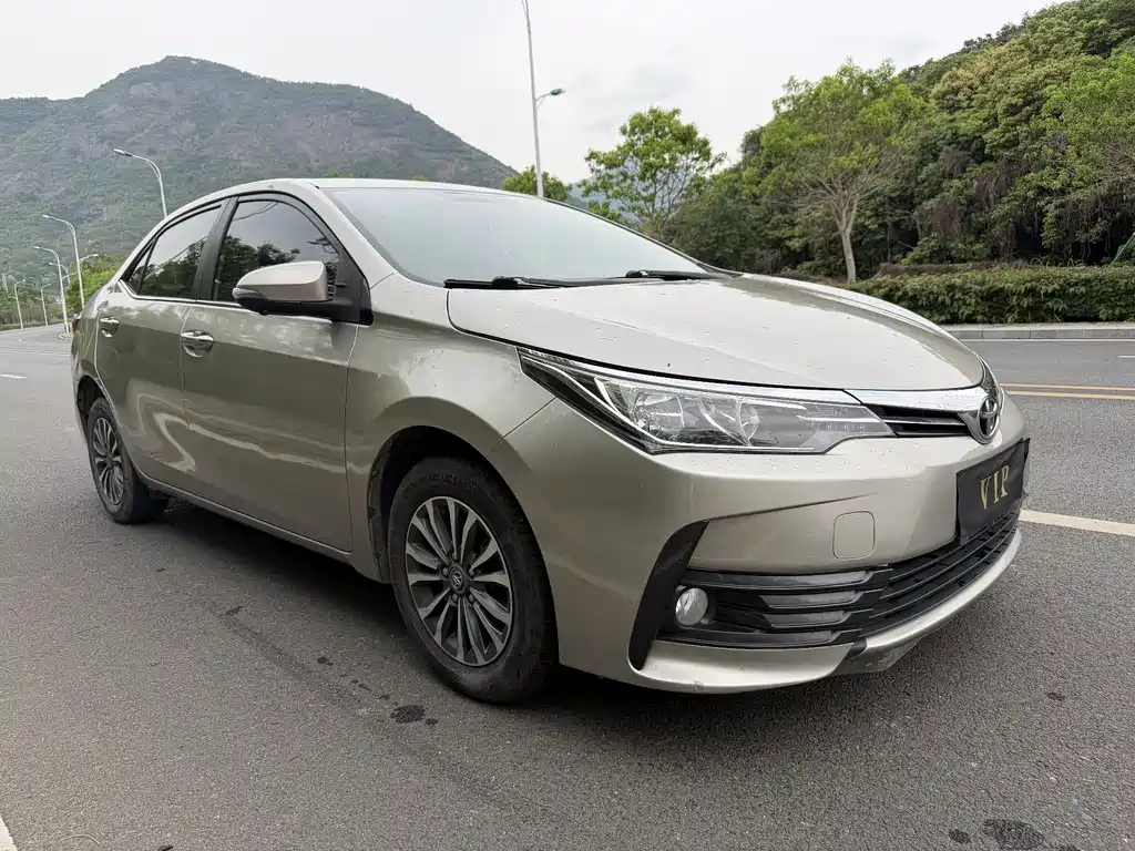 Toyota Corolla 2018 — фото 3