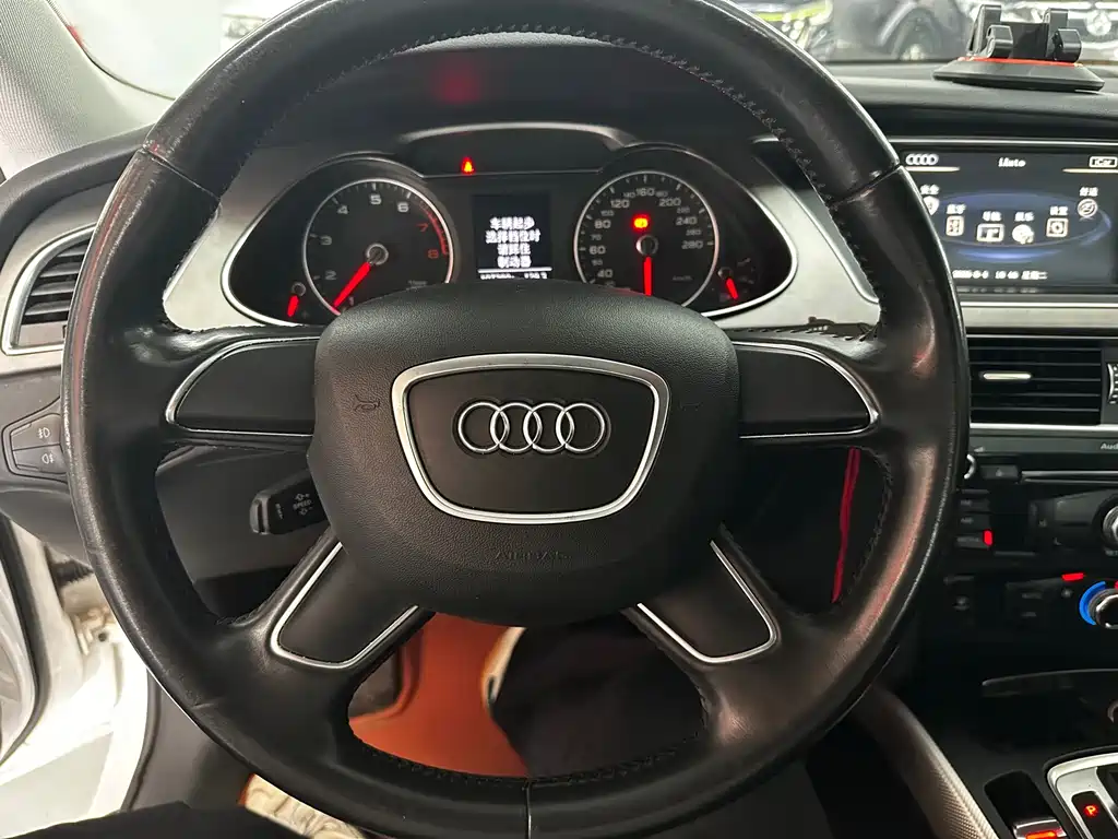 Audi A4L 2016 — фото 12