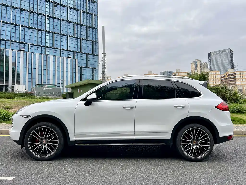 Porsche Cayenne 2014 — фото 3