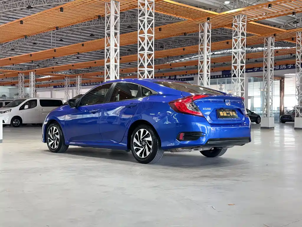 Honda Civic 2019 — фото 9