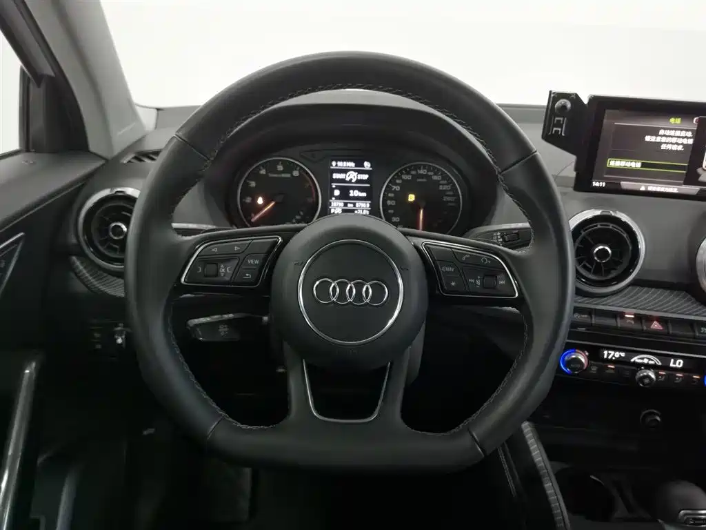 Audi Q2L 2024 — фото 11