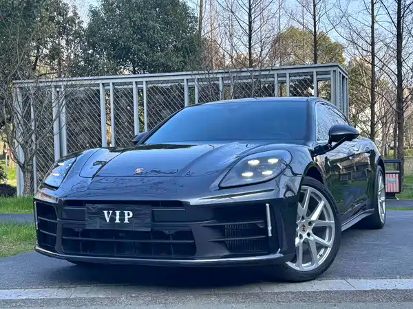 Porsche Panamera 2024