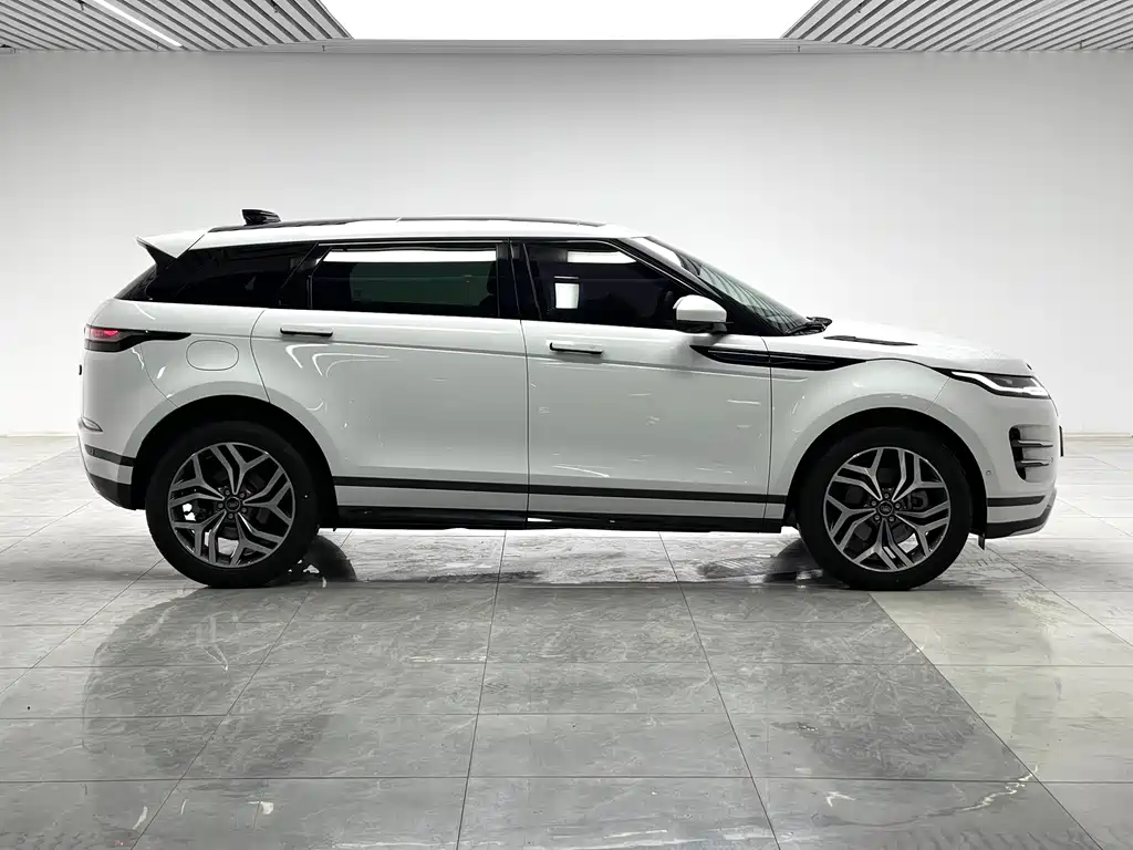 Land Rover Evoque 2023 — фото 8