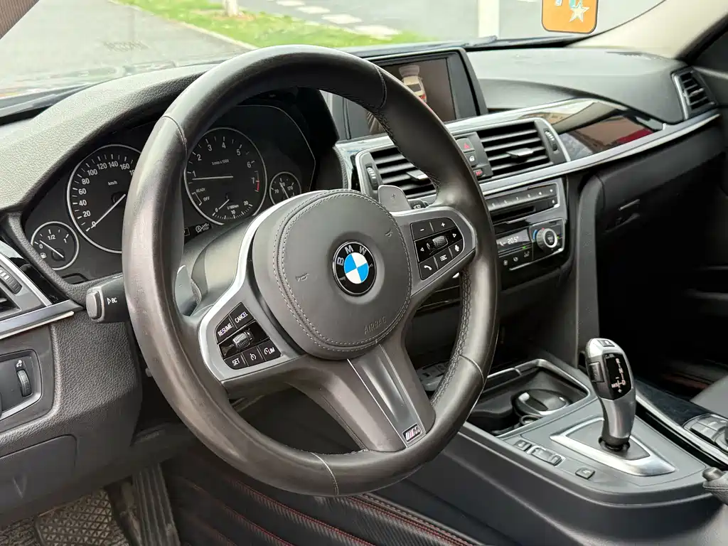 BMW 3 Series 2017 — фото 10