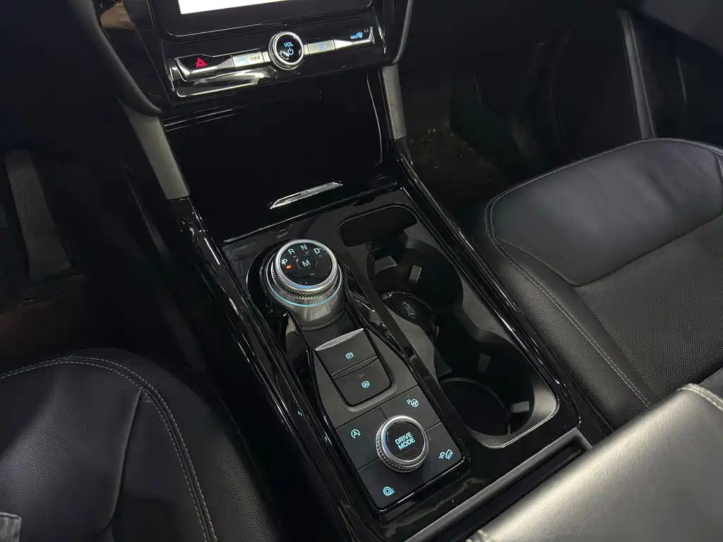 Ford Explorer 2022 — фото 11