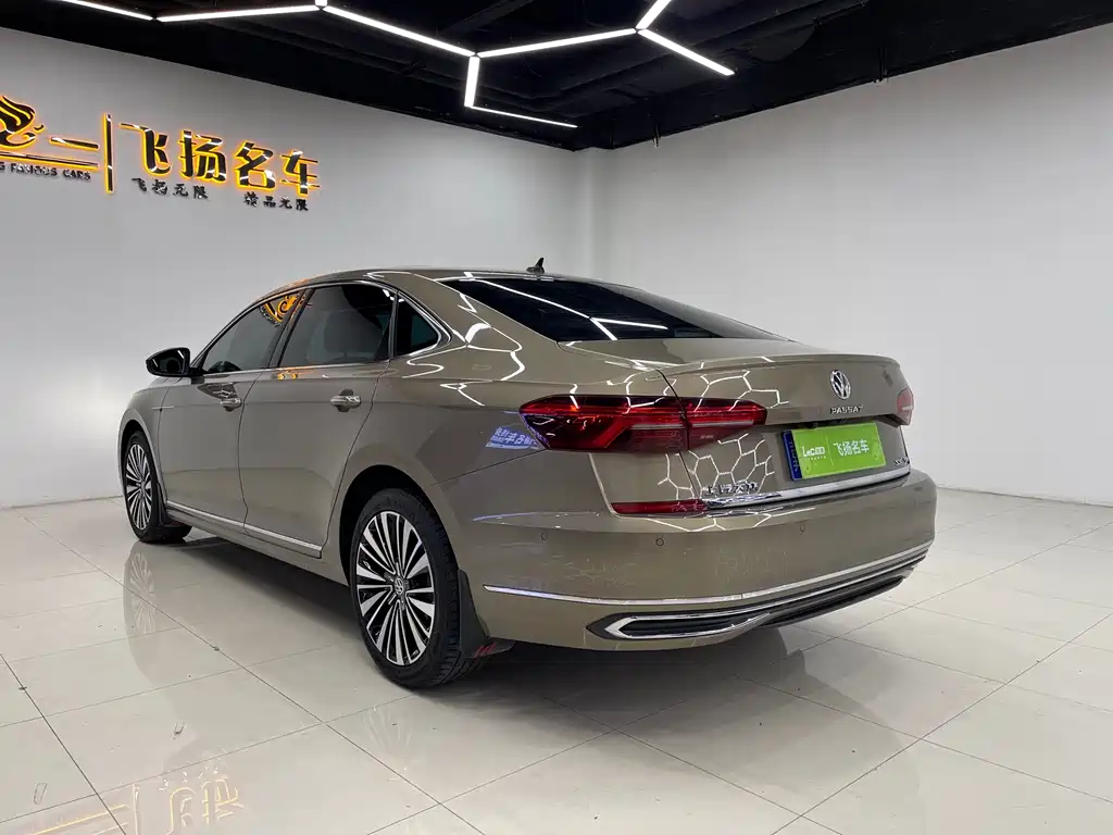 Volkswagen Passat 2019 — фото 17