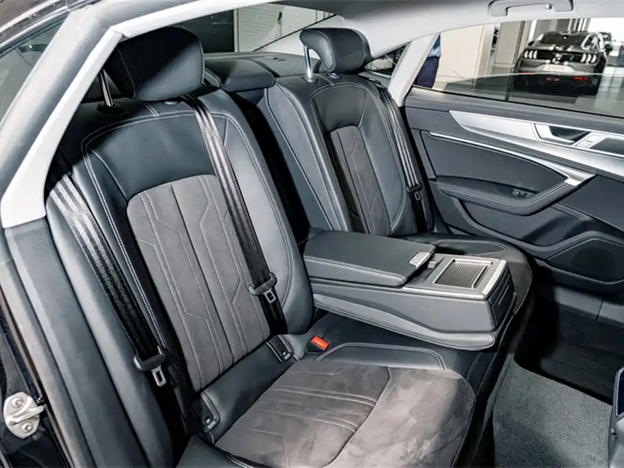 Audi A7L 2025 — фото 21