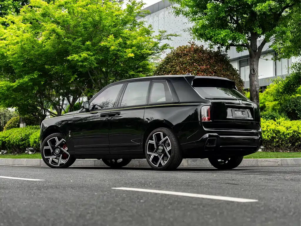 Rolls-Royce Cullinan 2025 — фото 21