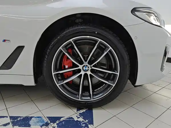BMW 5 Series 2023