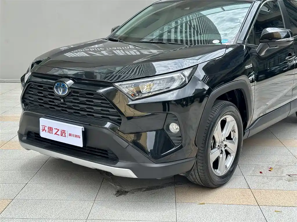 Toyota RAV4 2021 — фото 14
